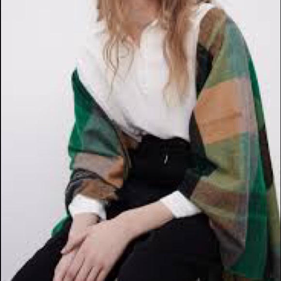 Zara plaid cape - Picture 13 of 15